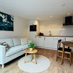Ocean Breeze - Aan Zee Apartment