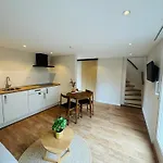Ocean Breeze - Aan Zee Apartment